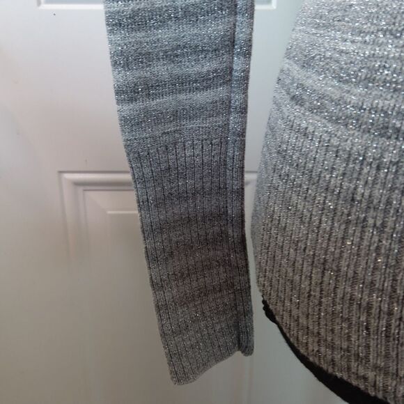 Express graystripe long sleeve v-neck sweater with silver metallic threading - Picture 5 of 9